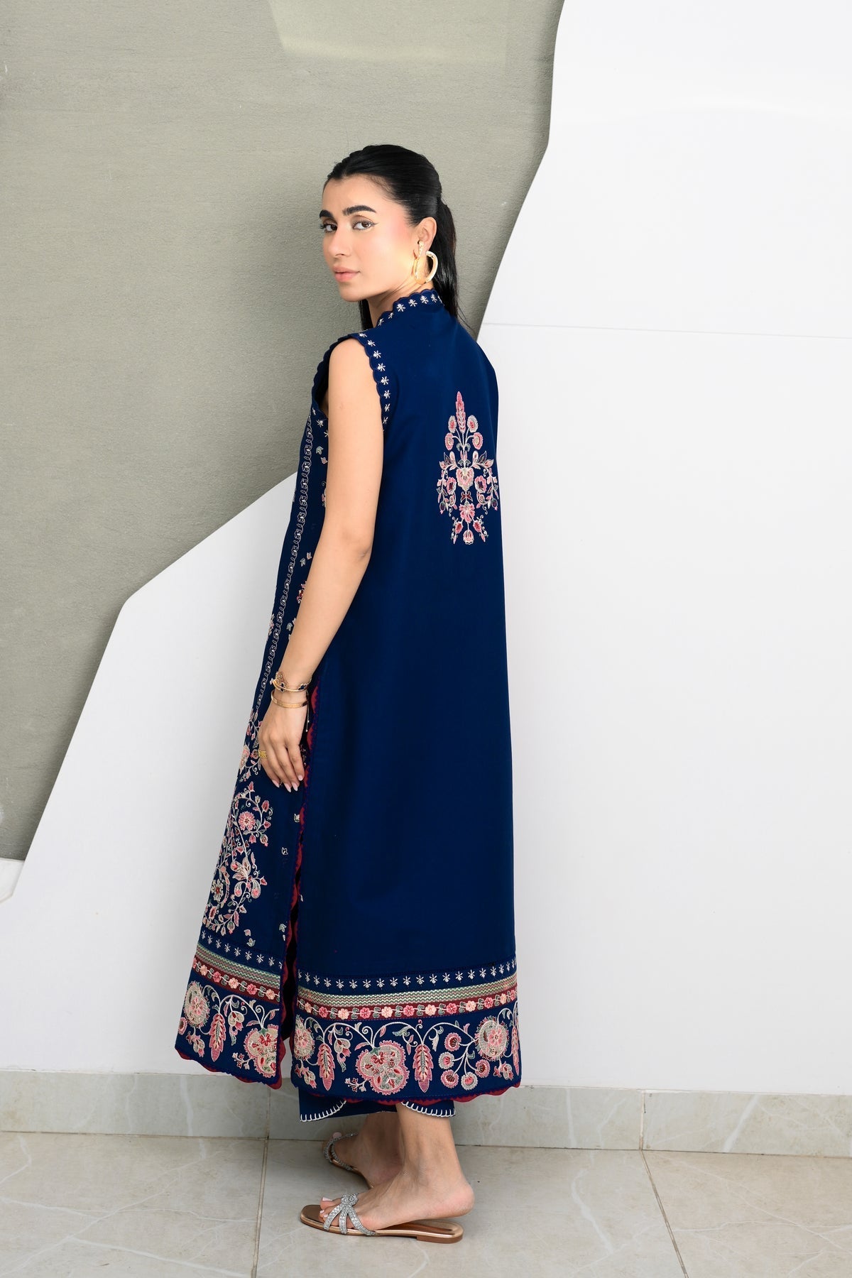 MIDNIGHT SAPPHIRE LUXURY EMBROIDERED LAWN SET(NEL-26605) LUXURY LAWN X EID 2026