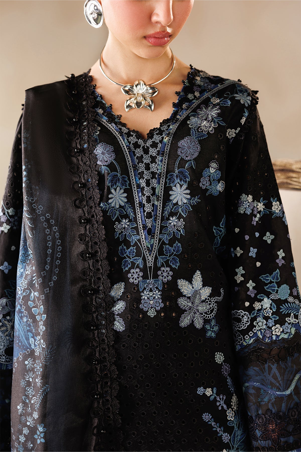 EMBROIDERED LAWN EL26-D08