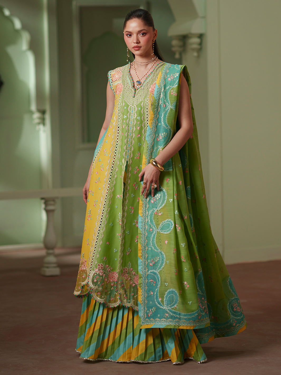 D-114- A | 3 PC LUXURY LAWN