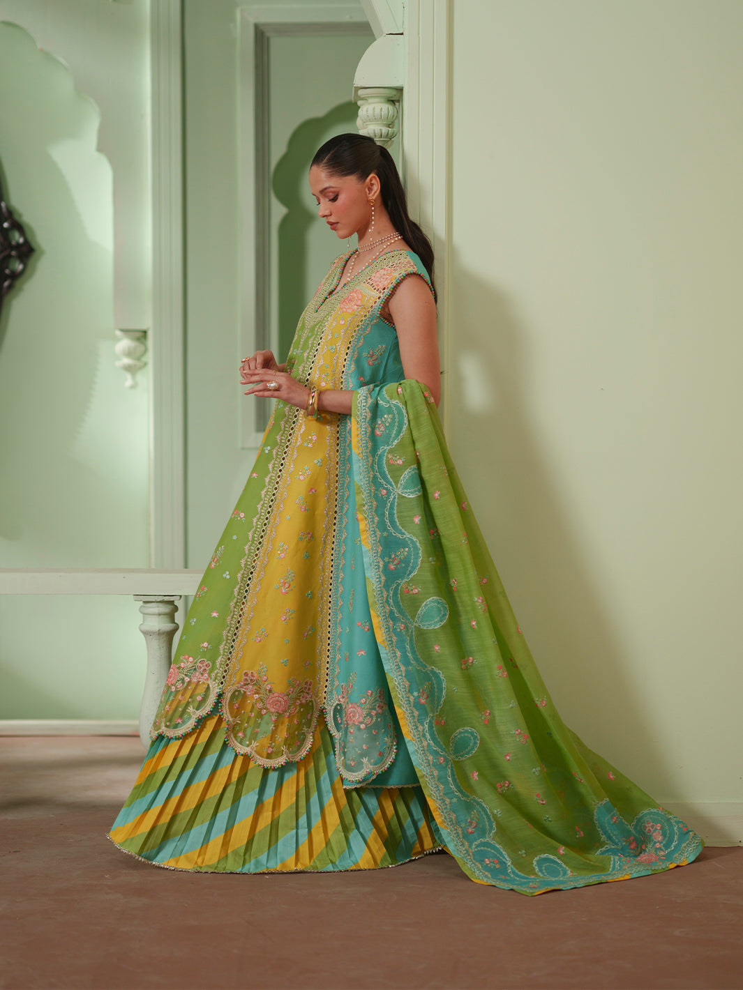 D-114- A | 3 PC LUXURY LAWN